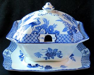 soup tureen