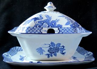 soup tureen